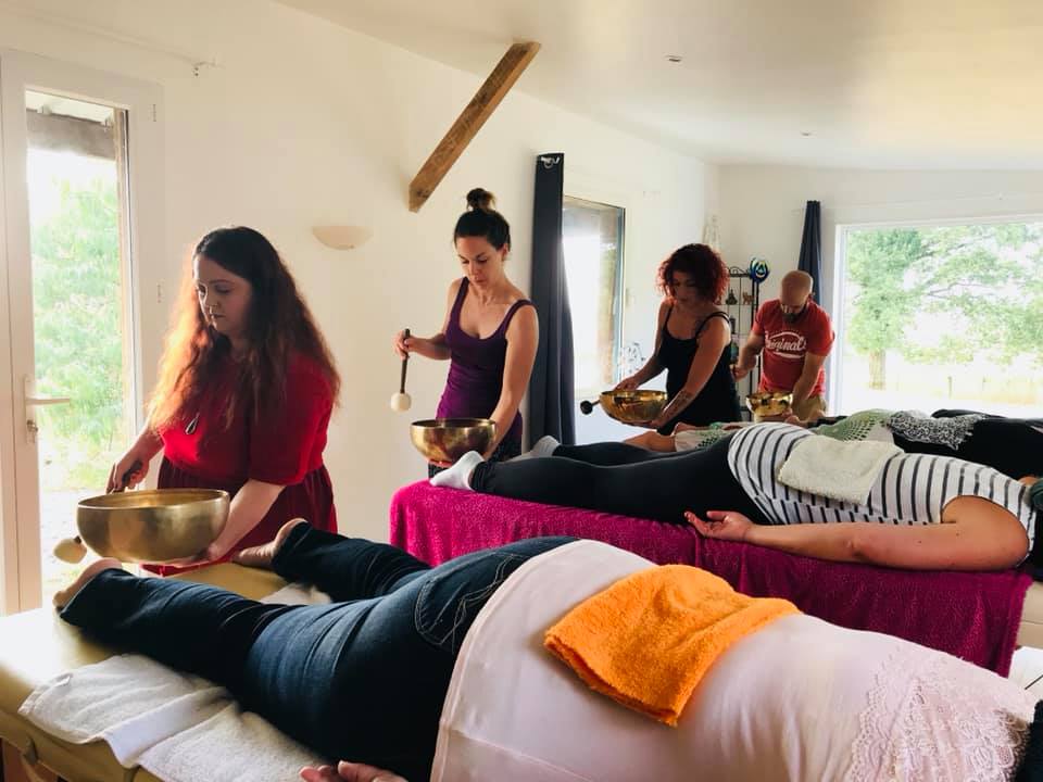 Formation au massage sonore aux bols chantants à l'Institut Padma