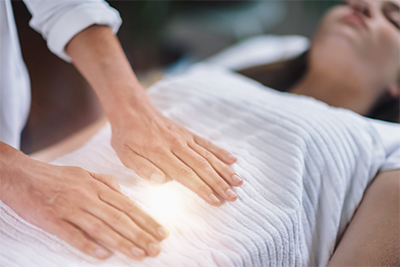 Formation aux soins énergétiques à l'Institut Padma